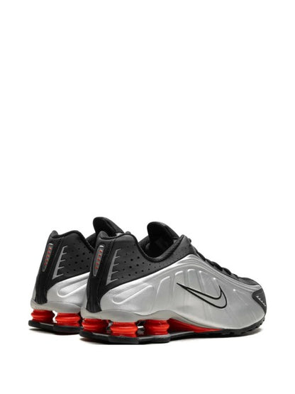 Nike Shox R4